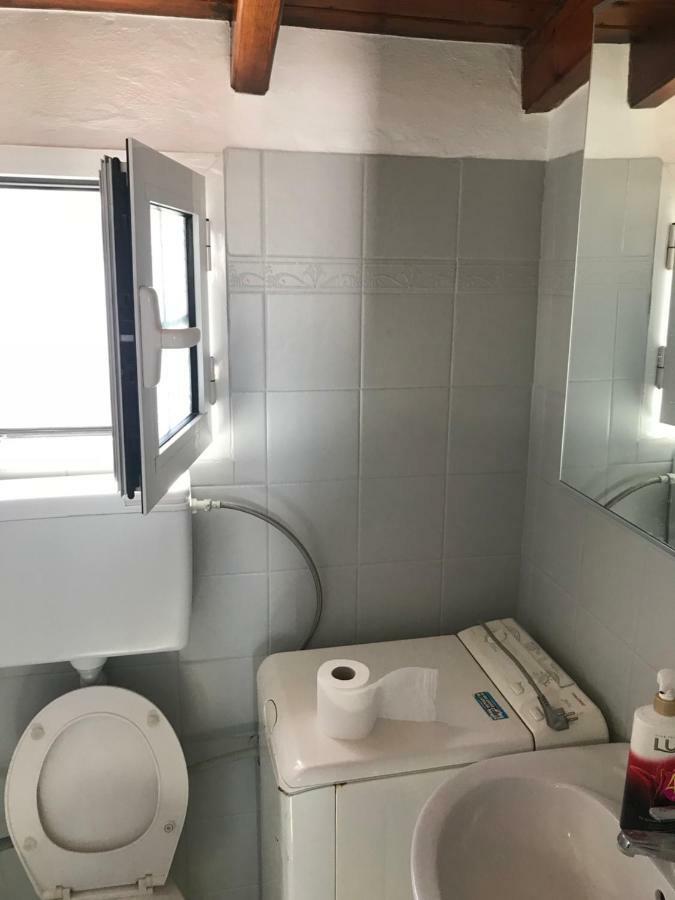 Wooden Ceiling Apartment - Close To City Center Kanálion Exterior foto